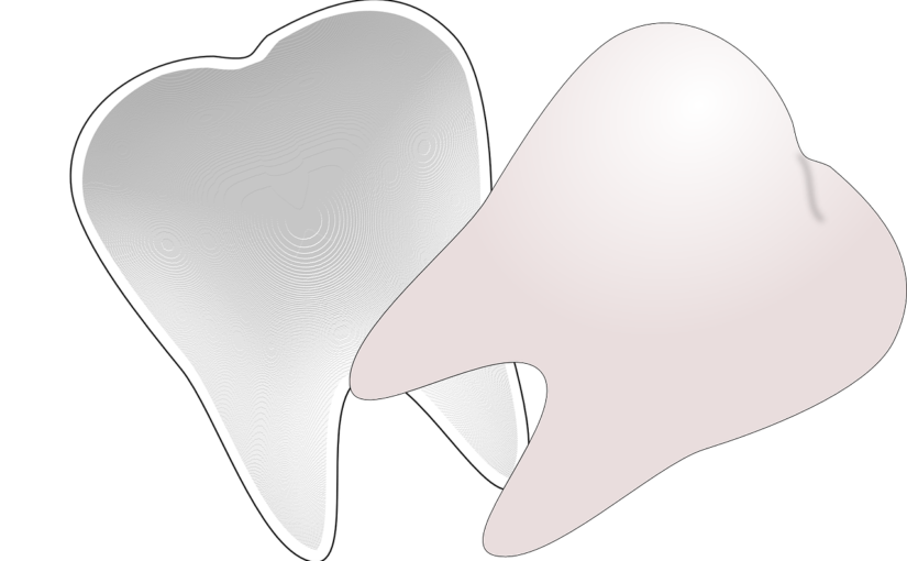 Przepiękne zdrowe zęby dodatkowo godny podziwu prześliczny uśmieszek to powód do płenego uśmiechu.